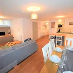 Oakfield Place - Your Apartment